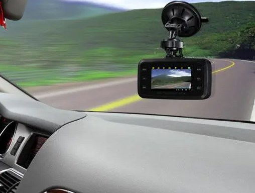 车载行车记录仪镜头如何帮助夜间驾驶安全？